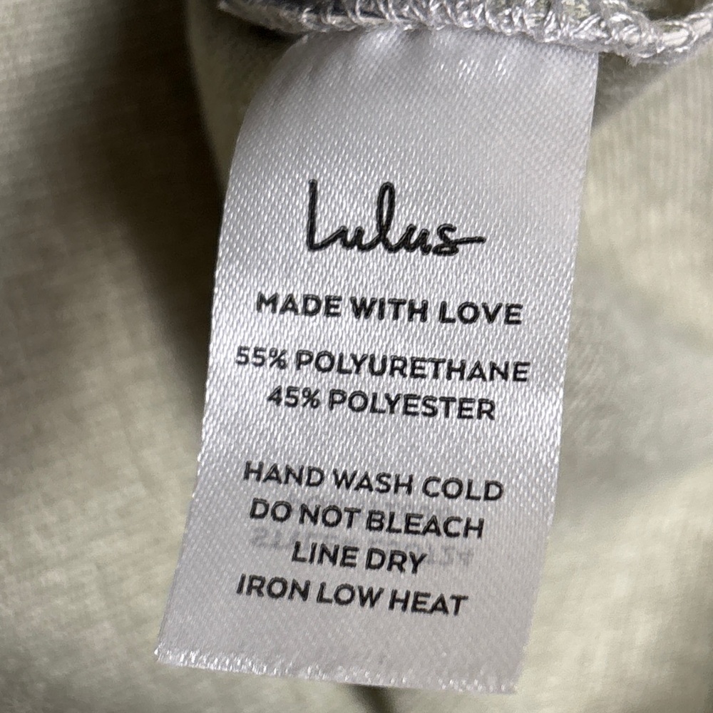 NWT LULUS Invitation Silver Vegan Leather High-Rise Mini Skirt‎ Size Small - Picture 9 of 10
